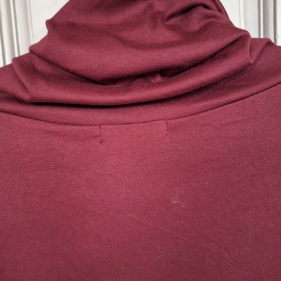 M Cowl Neck Maroon Tee Blouse Button Embellishment SzM Long Sleeve Tunic NWOT - Picture 4 of 11